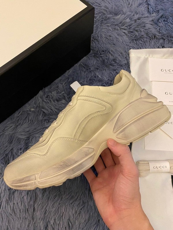 Gucci stone beige luxury sneakers view 4 classic court silhouette