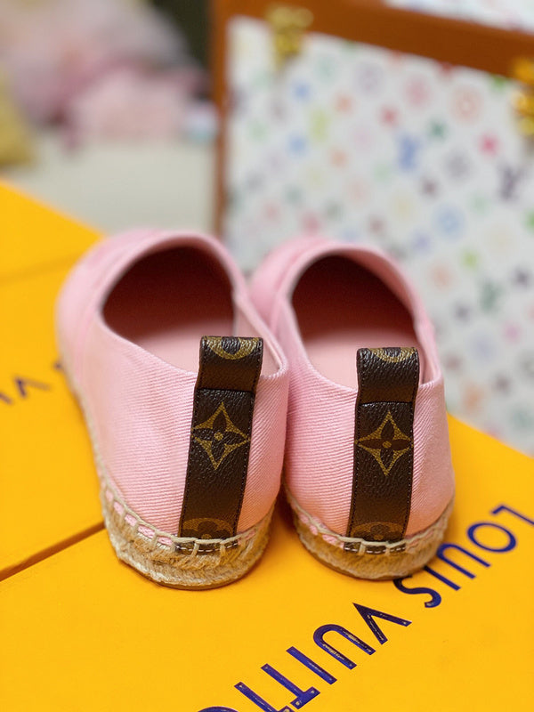 Styling view of Louis Vuitton luxury piece style No.113
