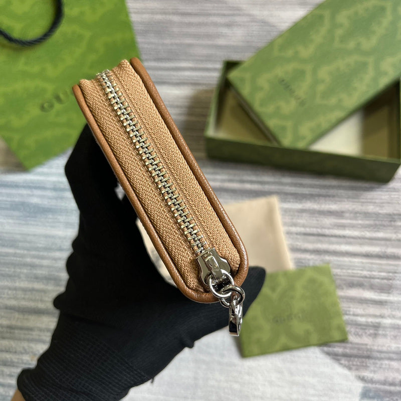 Front view of modern polished women's handbag – women's everyday handbag