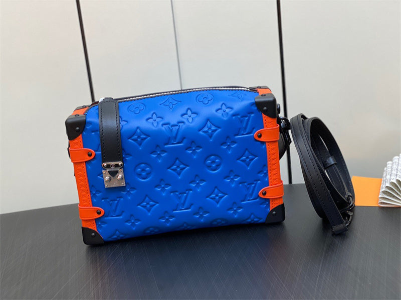  crossbody bag interior and compartment view