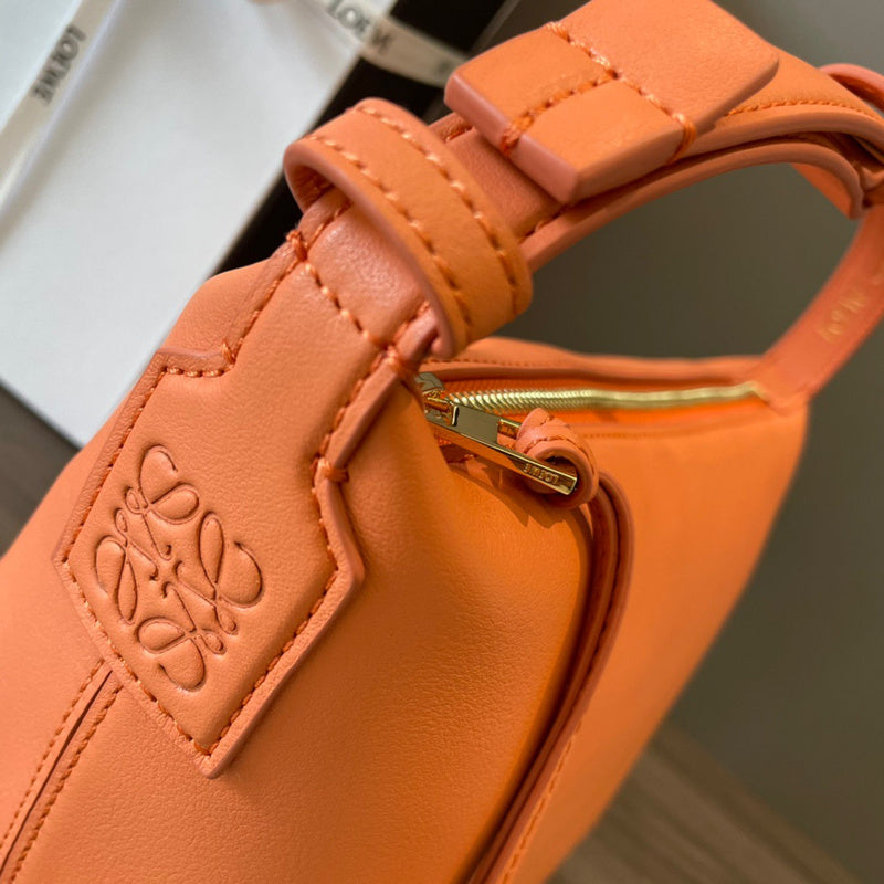 Ziva's Charm handbag – front view (21cm*17cm*12.5cm)