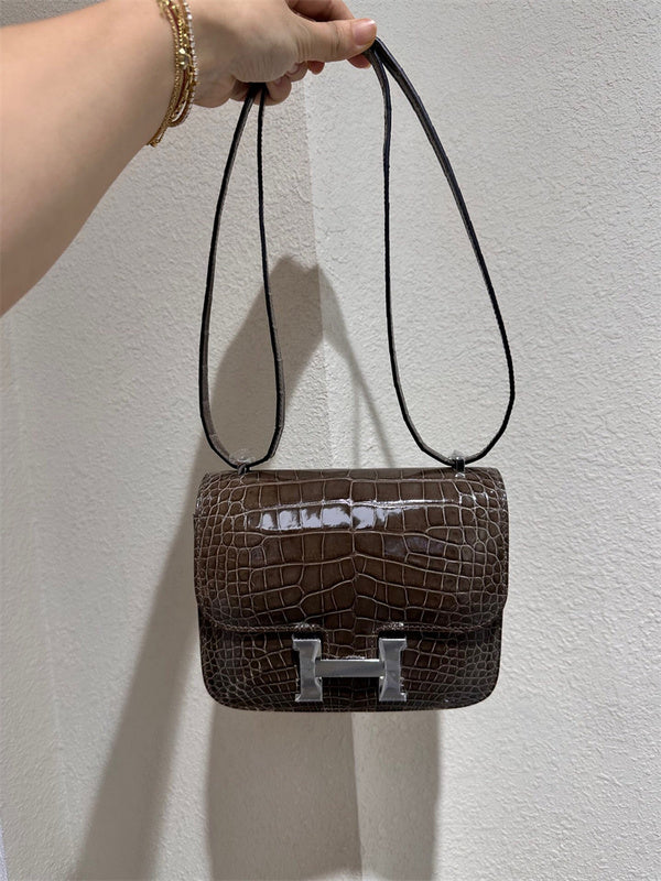  graceful structured bag styled with outfit