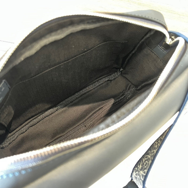 Ziva's Charm handbag – interior view (24cm*18cm*10.5cm)
