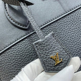  shoulder bag close-up of hardware and finish 11
