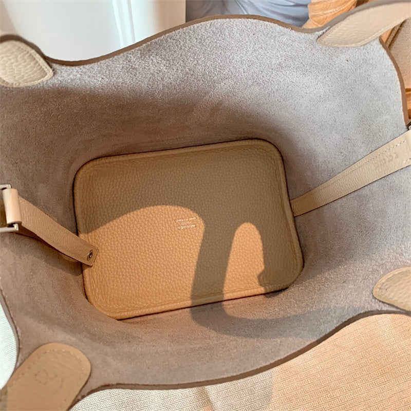  effortless carryall bag detail view showing craftsmanship 14