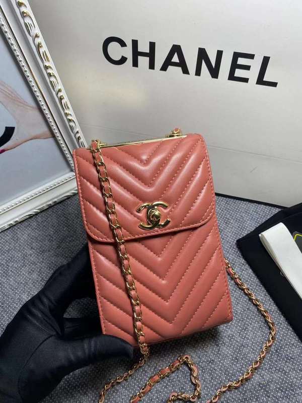 Zivas Charm Versatile Design Fashion Handbag (Everyday Luxury Essential) – Close-Up Detail
