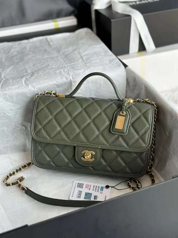 Zivas Charm Effortless Elegance Everyday Handbag (Modern Wardrobe Staple) – Detail View
