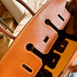  shoulder bag close-up of hardware and finish 11