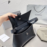 Ziva's Charm handbag – product shot (one versatile size)