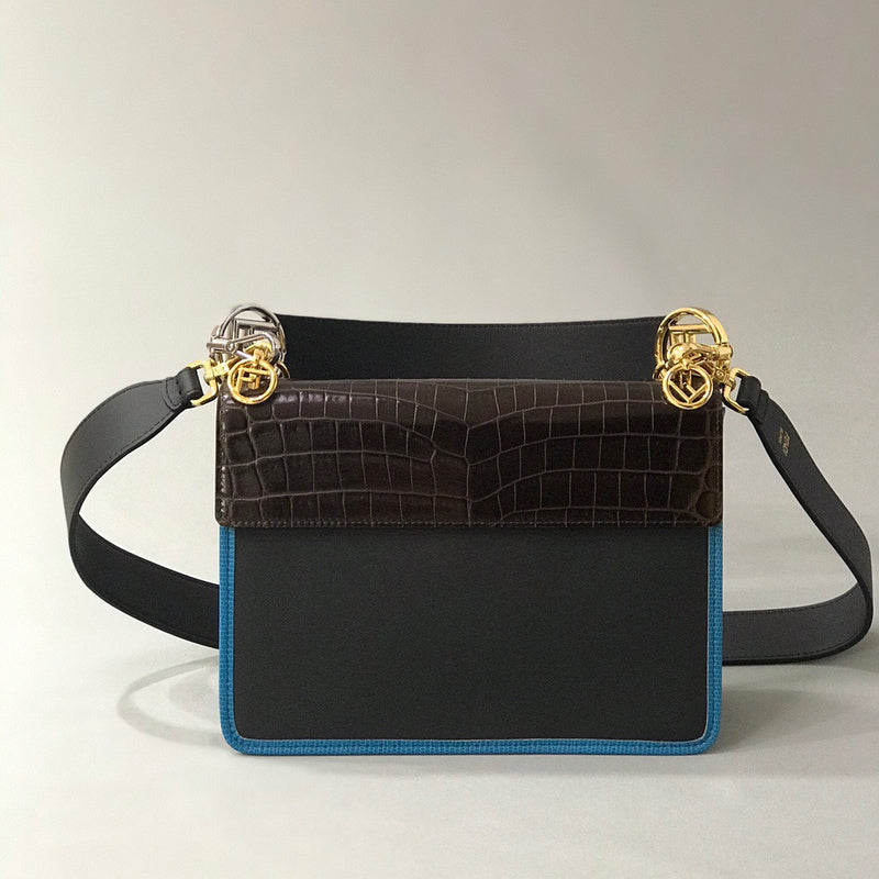 Ziva's Charm handbag – close-up view (Standard Size)