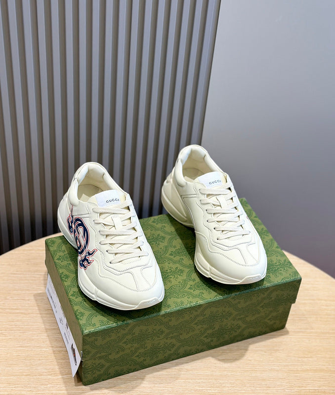 Gucci classic monochrome luxury sneakers view 7 everyday casual design