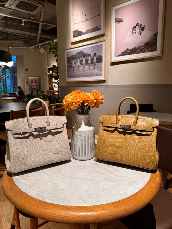  Modern crossbody bag front view 31