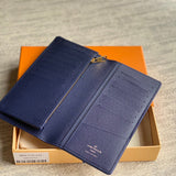  Signature handbag front view 7