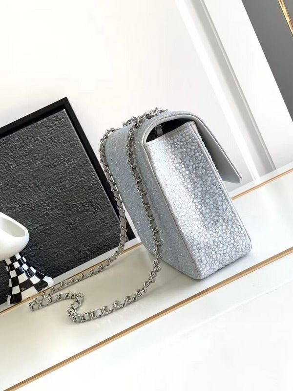 Ziva's Charm handbag – detail view (one versatile size)