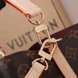  smart shoulder bag styled with outfit