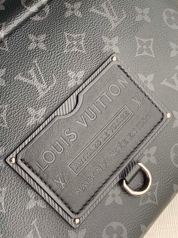 Interior view of everyday-luxe signature women's handbag – women's statement bag
