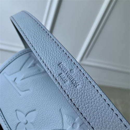 signature top-handle bag detail view showing craftsmanship 8