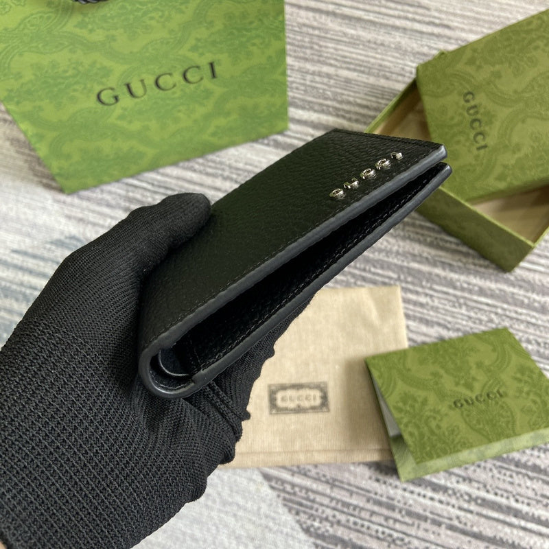 Handle and strap detail of chic modern women's handbag – women's everyday handbag