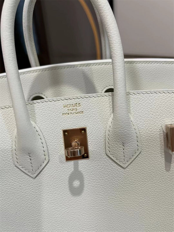  satchel close-up of hardware and finish