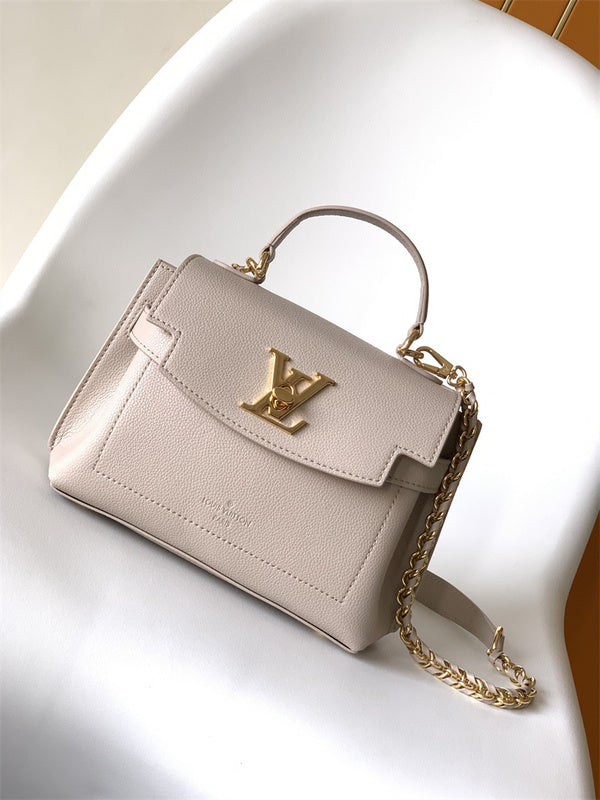  crossbody bag interior and compartment view 15
