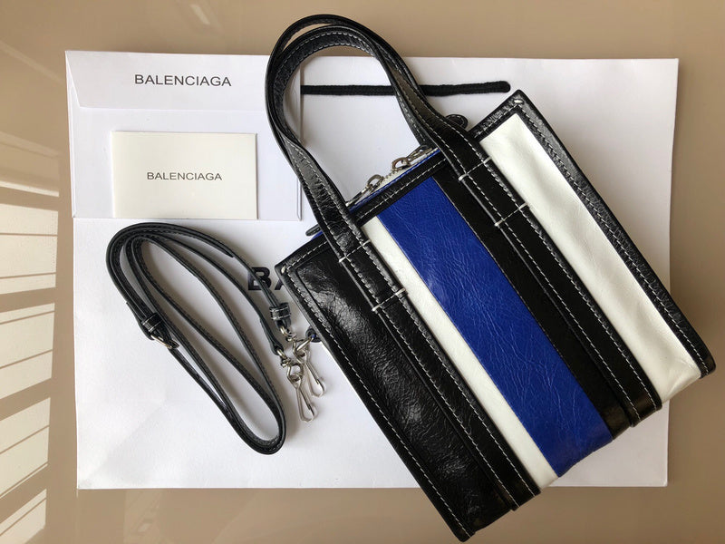 Refined Faux Leather Handbag - Sleek Minimalist Lines | Women's Luxury Handbag #935 - close-up detail shot (image 3) of designer-inspired handbag