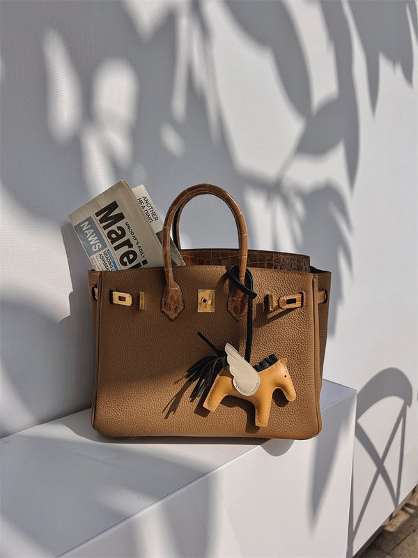  structured bag interior and compartment view
