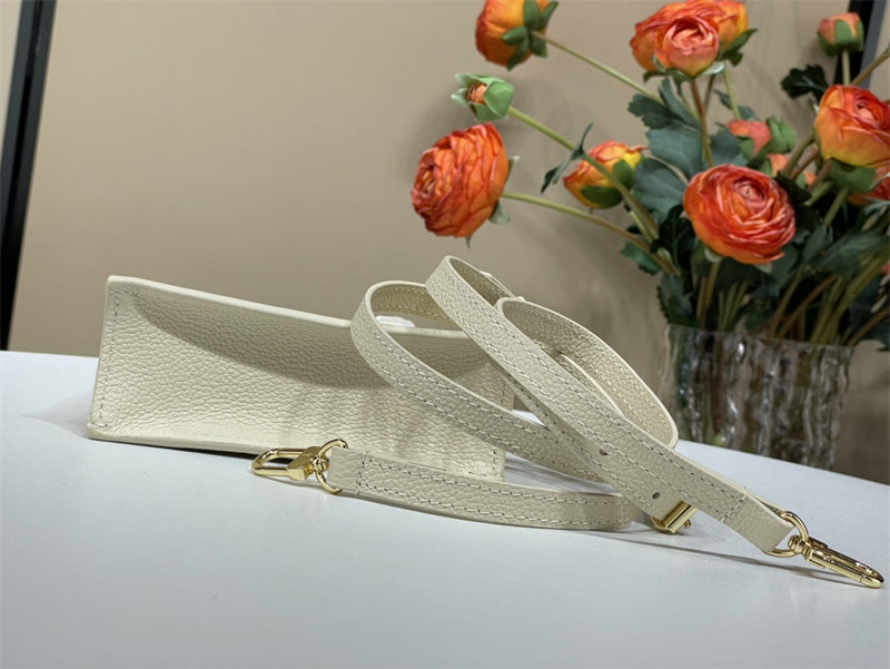  Understated shopper bag carried on shoulder 10