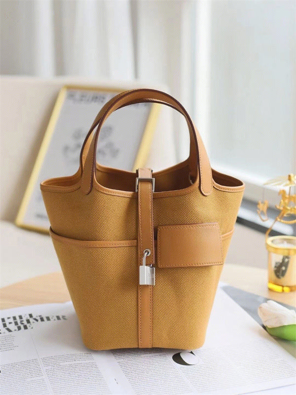  Structured satchel front view