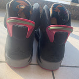 Nike Men's & Women's Designer Lifestyle Shoes — Style 188 close-up view
