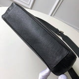 Handle and strap detail of elevated statement women's handbag – women's luxury accessory