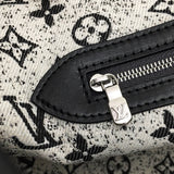 Top view of everyday-luxe premium women's handbag – women's luxury accessory