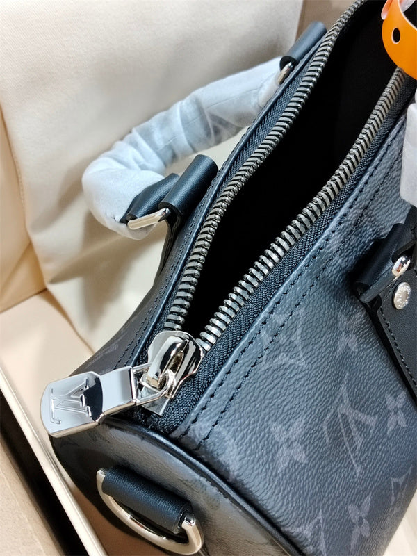  smart top-handle bag detail view showing craftsmanship 8