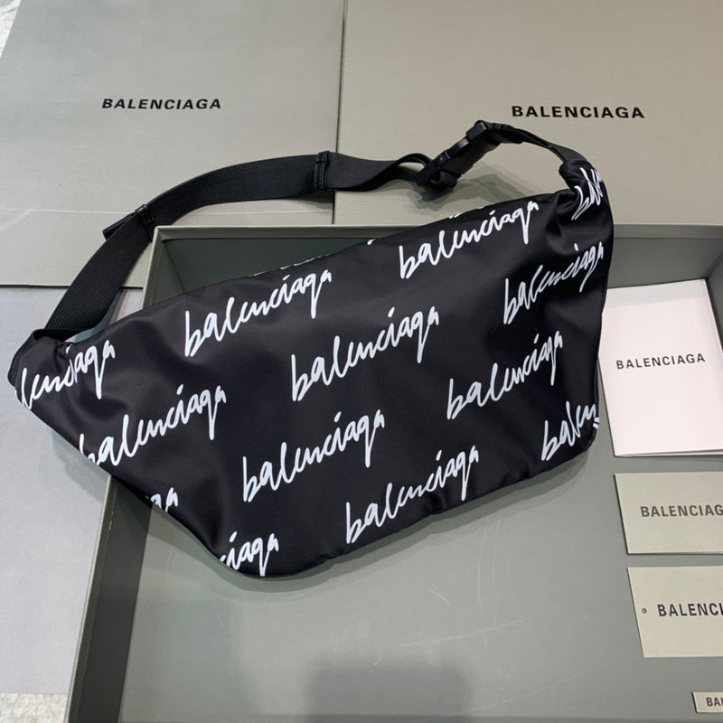 Elegant Premium PU Leather Handbag - Statement Silhouette | Women's Luxury Handbag #177 - close-up detail shot (image 3) of designer-inspired handbag