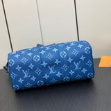  Structured tote bag carried on shoulder