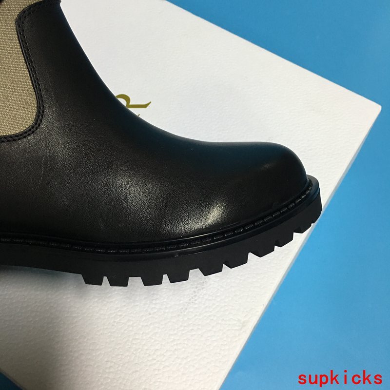 Dior shoes Style 027 - texture and material detail