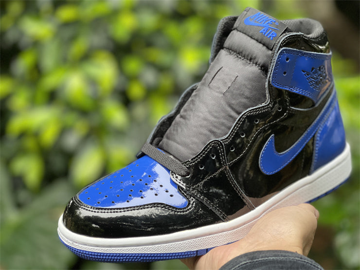 Nike Men's & Women's Premium Designer Sneakers — Style 262 close-up view