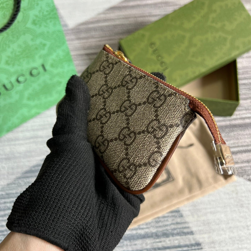 Interior view of poised premium bag