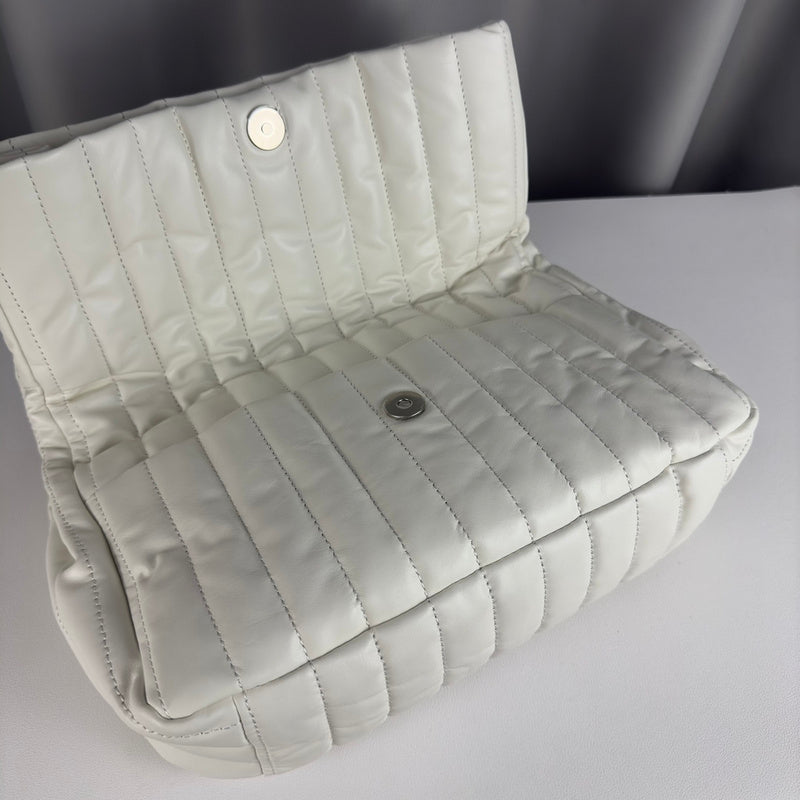 Zivas Charm Streamlined Design Statement Handbag (Designer-Inspired Craftsmanship) – Close-Up Detail