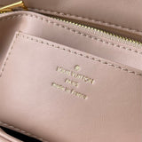  structured shoulder bag styled with outfit 30