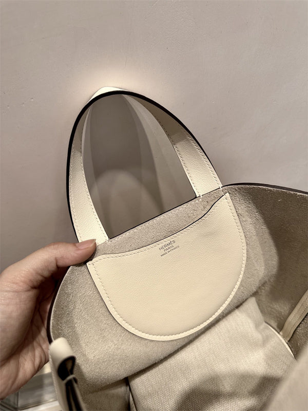  timeless handbag styled with outfit 12