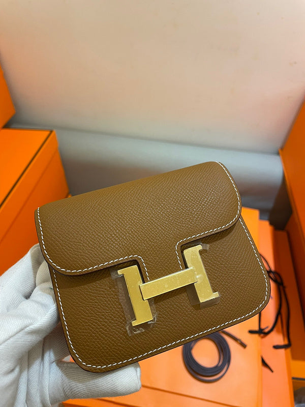 Close-up detail of versatile bag design