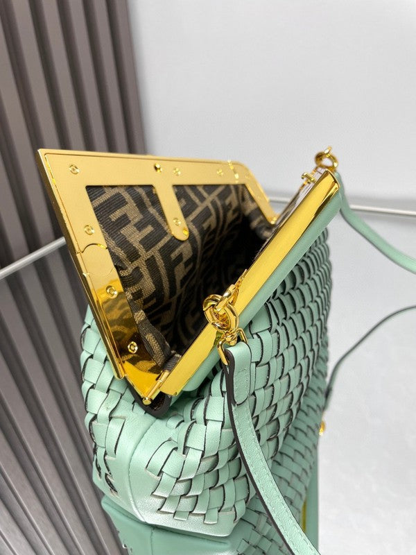 Ziva's Charm handbag – product shot (24cm*9cm*18cm)
