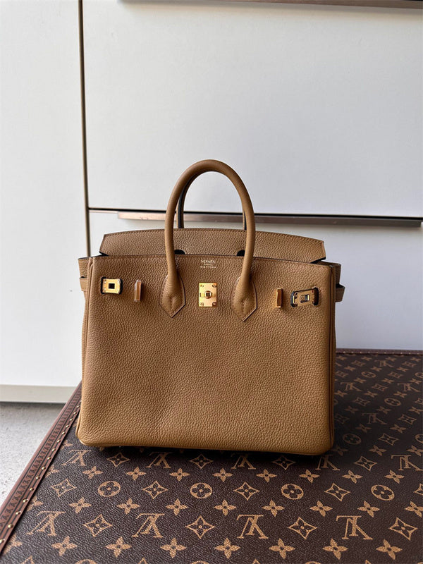  Statement shoulder bag carried on shoulder 28