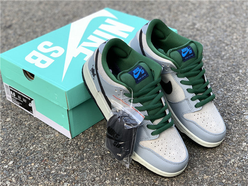 Nike Men's & Women's Luxury Fashion Trainers — Style 042 detail view