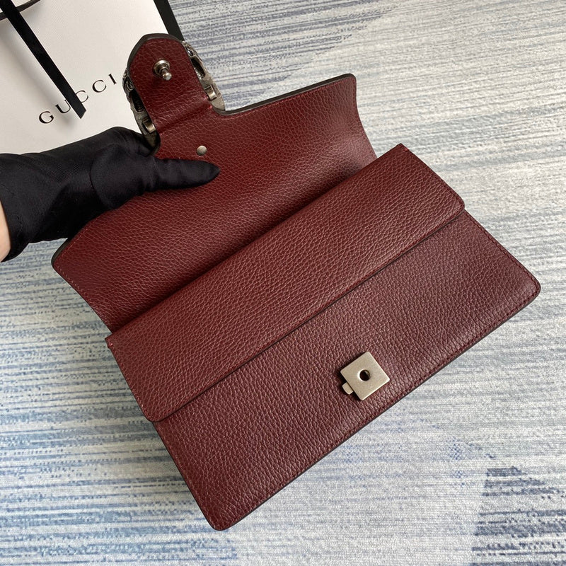 Close-up detail of refined chic women's handbag – women's everyday handbag
