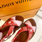 Three-quarter angle view of Louis Vuitton luxury piece style No.101