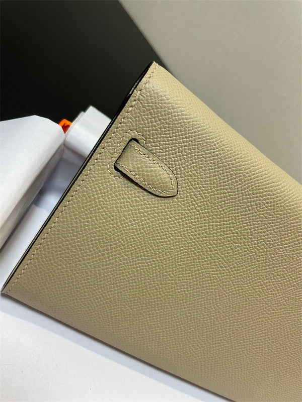  Streamlined carryall bag carried on shoulder 34