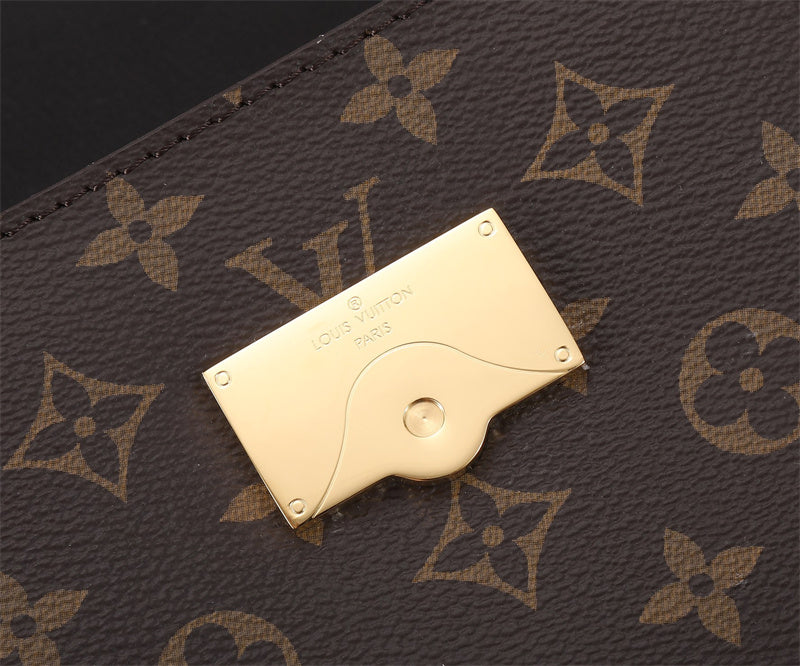  satchel close-up of hardware and finish 11