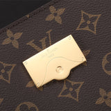  satchel close-up of hardware and finish 11