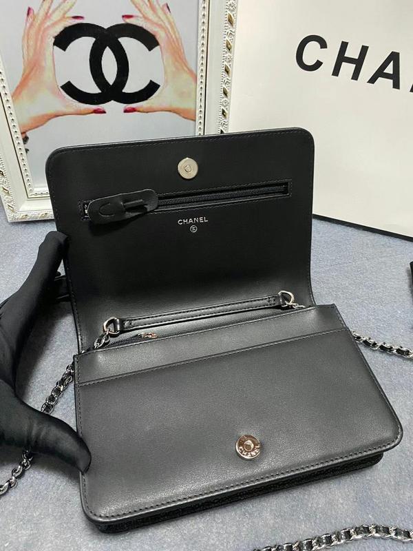 Zivas Charm Timeless Appeal Fashion Handbag (Statement-Ready Design) – Lifestyle Shot